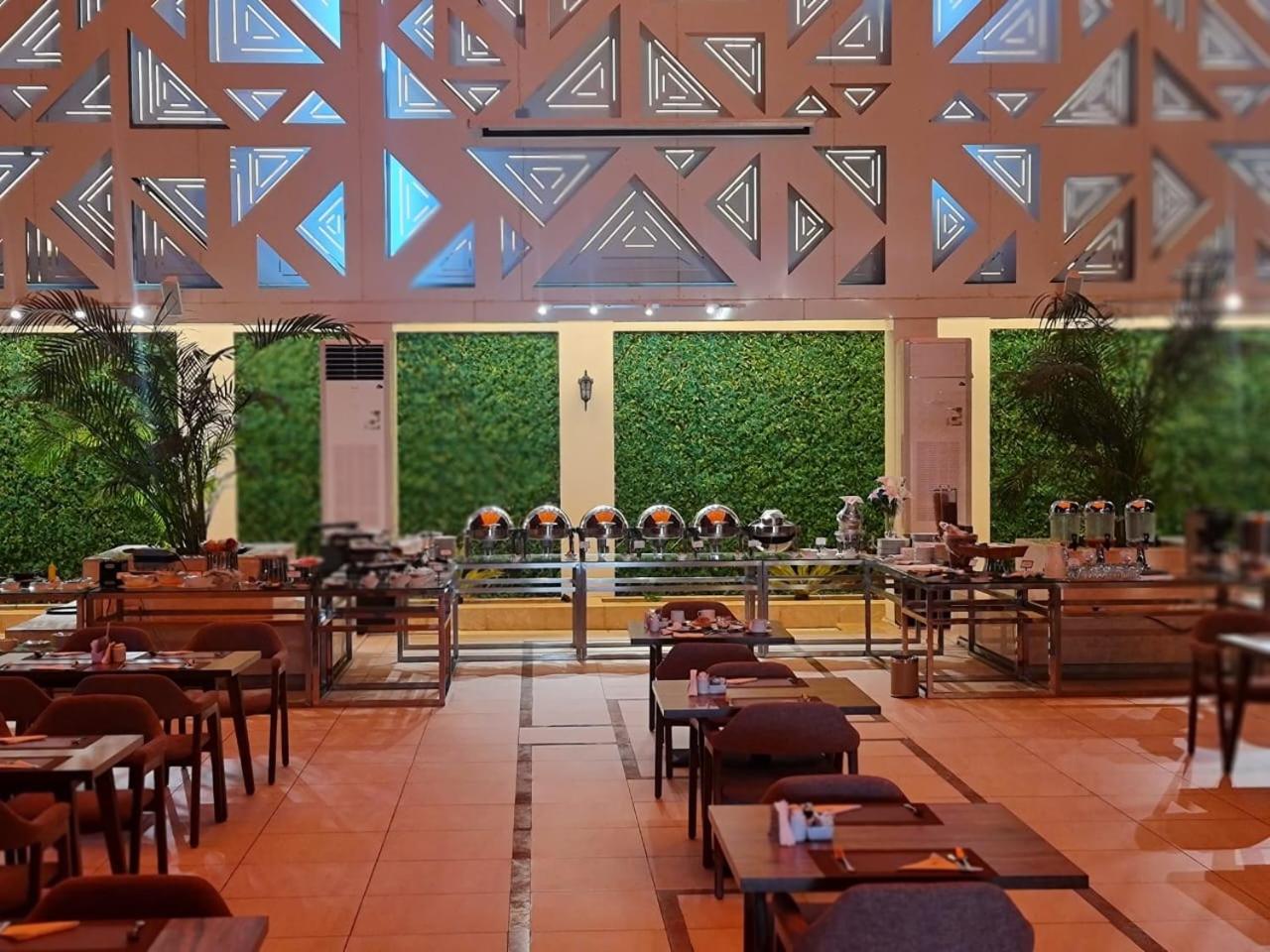 Sarwat Park Hotel Riyadh - Diplomatic Quarter ภายนอก รูปภาพ
